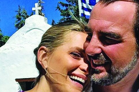 Πριγκιπικά χαμόγελα ευτυχίας στον Διόνυσο