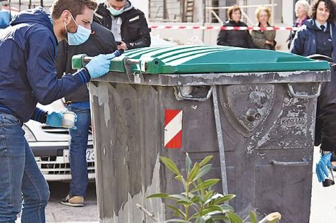 Εξαλλος ο νεαρός που τον εμφανίζουν ως το «τέρας» που πέταξε το νεκρό βρέφος στα σκουπίδια