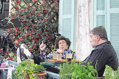 Η «Espresso» μπήκε στο σπίτι των «Δέκα μικρών Μήτσων»
