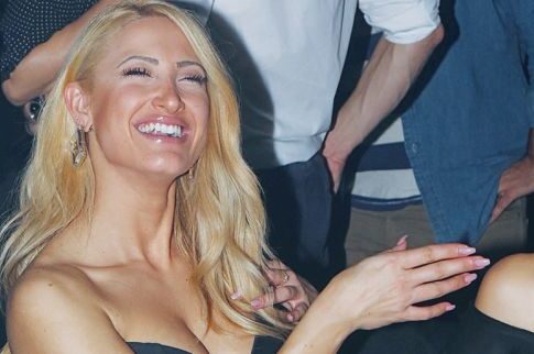 Η Τούνη με sexy φόρμα «έκαψε» τη Θεσσαλονίκη