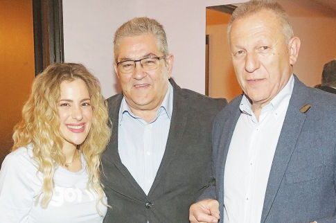 Ο «κόκκινος» Κουτσούμπας απόλαυσε την Μποφίλιου!