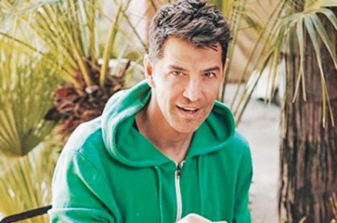 Να τρώει ο Sakis και του Λίο να μη δίνει