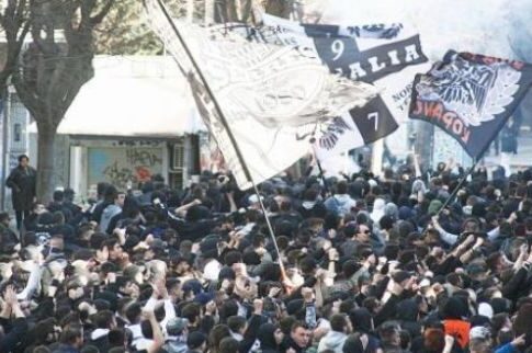 Γενέθλια στους δρόμους