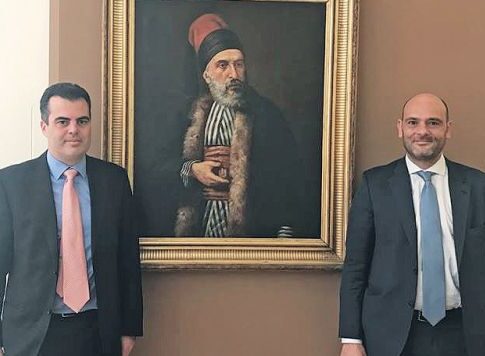 Τίμησαν την Τσικνοπέμπτη τσακίζοντας τα κοψίδια!