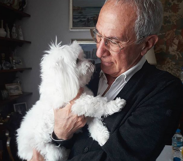 ΑΓΚΑΛΙΤΣΑ με την Μπάνι ο Αλέξης Κωστάλας