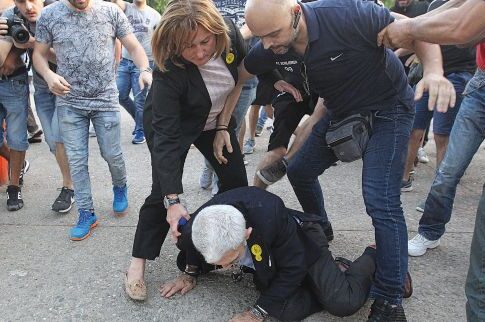 Αγρια επίθεση στον Μπουτάρη