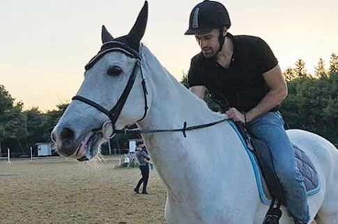 argyros_-_new_friendd