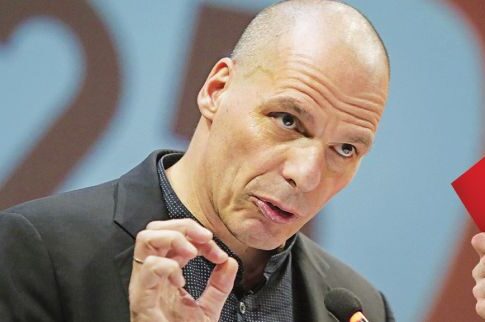ΚΟΚΚΙΝΗ ΚΑΡΤΑ: Στον Γιάννη Βαρουφάκη