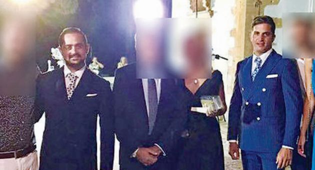 ΤΑ ΑΔΙΚΟΧΑΜΕΝΑ ΑΔΕΛΦΙΑ Κωστής και Στέλιος Κωνστανταράκης μαζί με άλλους φίλους τους