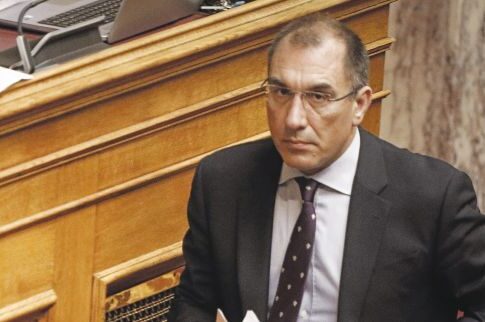 «Σήκωσαν» μέσα από το γκαράζ το βουλευτικό αυτοκίνητο του Δημήτρη Καμμένου