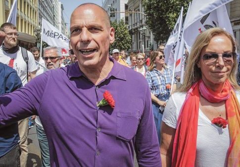 ΣΤΗ... ΣΕΝΤΡΑ: Ο Γιάνης Βαρουφάκης