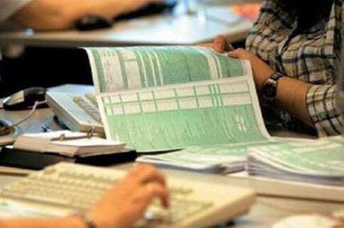 Έταξε σε γιαγιά επιστροφή φόρου και της άρπαξε 2.000 ευρώ