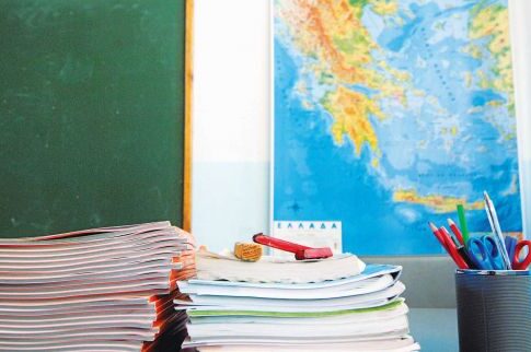 Σάλος με καθηγητή που σήκωνε μαθήτριες στον πίνακα για να χαζεύει τα οπίσθιά τους