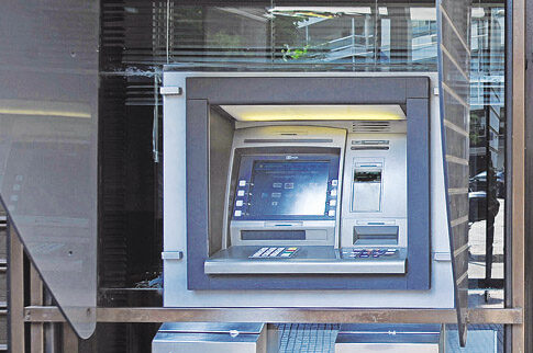 Αυξάνεται το όριο ανάληψης μετρητών ανά μήνα από  τα 2.300 € στα 5.000 €