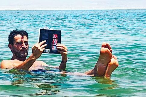 Για βουτιές στη Νεκρά Θάλασσα!