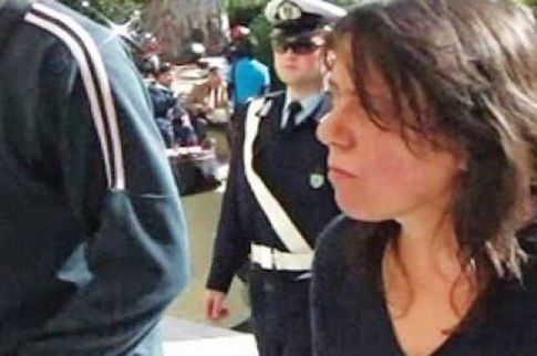 Αυλαία για τη Μάνια Τεγοπούλου