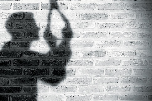 ΣΟΚ! Κρεμάστηκε ο γαμπρός ανώτατης δικαστικής λειτουργού