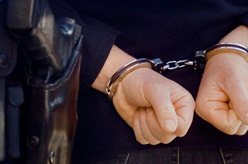 Πολιτευτές και δικηγόροι στο κύκλωμα με τις πλαστές άδειες σε αλλοδαπούς