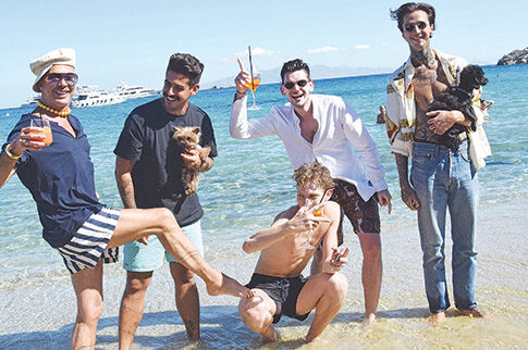 «Βούλιαξε» από celebrities