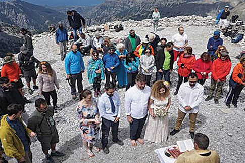 Γάμος στην κορυφή του Ταϋγέτου σε ύψος 2.500 μέτρα!