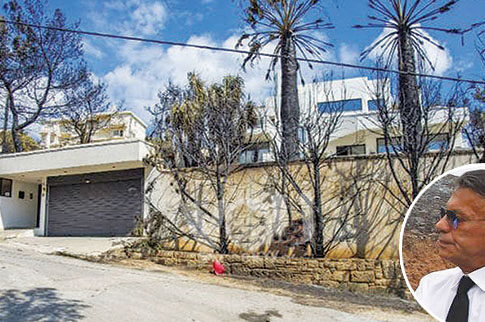 Οι φωτογραφίες διαψεύδουν τον Ψινάκη! Το σπίτι του δεν κάηκε