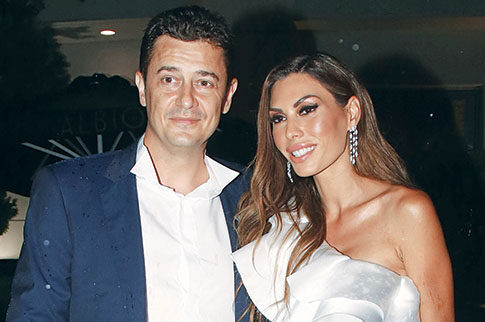 Τόλμη και γοητεία στο γαμήλιο γλέντι του Σρόιτερ