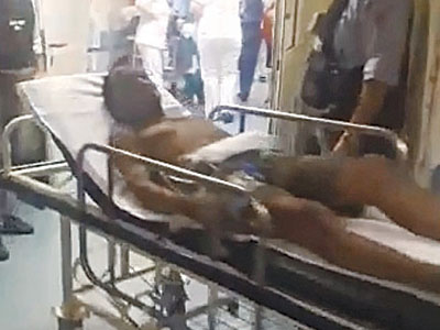 Ο Ιωάννης Κασσιανός με την οικογένειά του