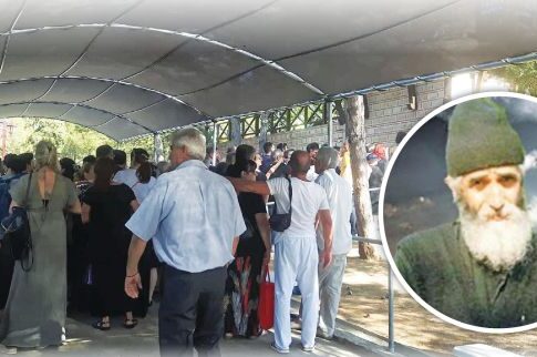 Ουρές πιστών για τον άγιο Παΐσιο!