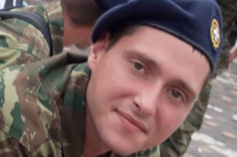 «Κάτι έγινε στο στρατόπεδο» υποστηρίζει ο πατέρας του φαντάρου που εξαφανίστηκε εν πλω από το «Νήσος Ρόδος»