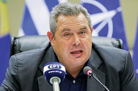 Σειρά μέτρων από Καμμένο για φαντάρους με οικογένειες που επλήγησαν από τις φωτιές