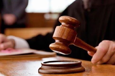 Βολιώτης μήνυσε την κόρη του γιατί έκανε το σπίτι τους ρημαδιό