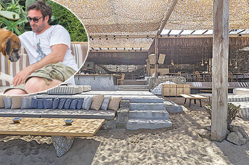 «Σφράγισαν» και το beach bar του Κουτουμάνου στη Μύκονο