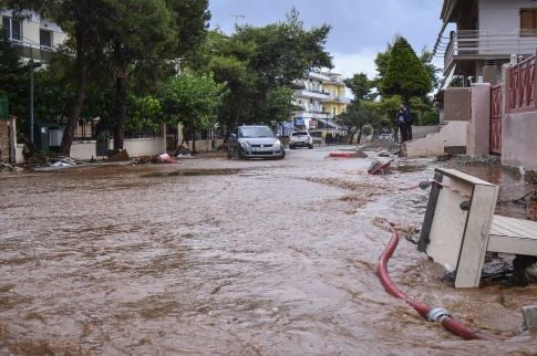 Φταίνε όλοι για τη Μάνδρα!