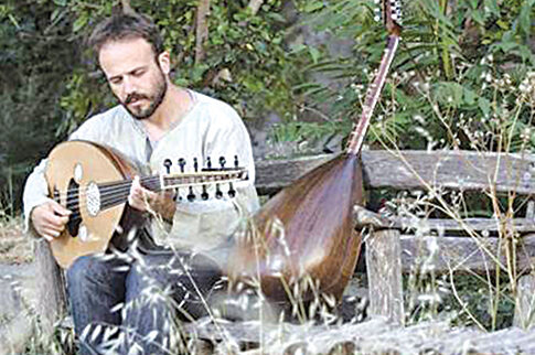 «Έσβησε» στα 40 του ο κρητικός μουσικός Γιώργος Μαυρομανωλάκης