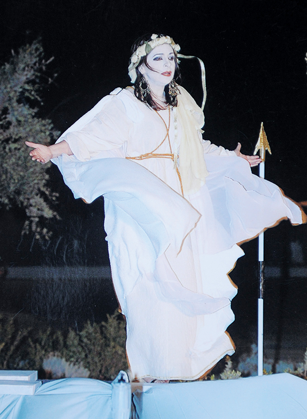 Σε παράσταση αρχαίου δράματος