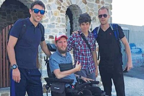 Στο Περιβόλι της Παναγίας πρώην ποδοσφαιριστής, που καθηλώθηκε σε αναπηρικό καροτσάκι