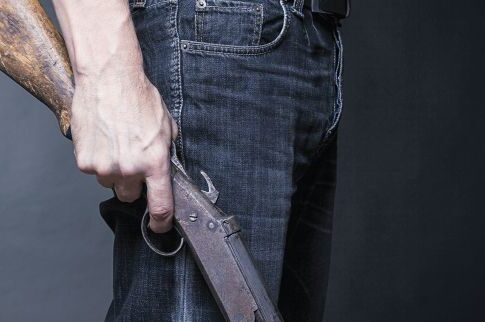 Αυτοπυροβολήθηκε με καραμπίνα πάνω στο μνήμα της γυναίκας του