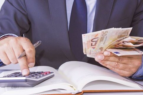 Στο... τραπέζι νέα παράταση