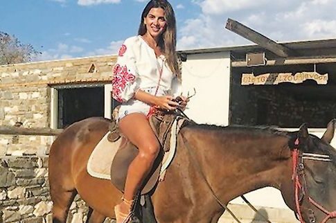 Καβάλα στο άλογο η Σταματίνα Τσιμτσιλή