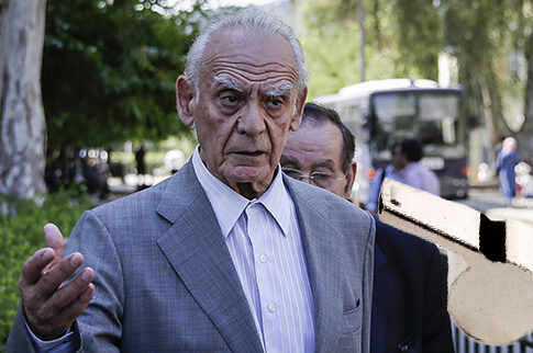 ΣΤΗ... ΣΕΝΤΡΑ: Ο Ακης Τσοχατζόπουλος