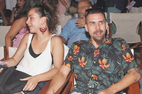 Μες στην τσαντίλα η Ζένια Μπονάτσου