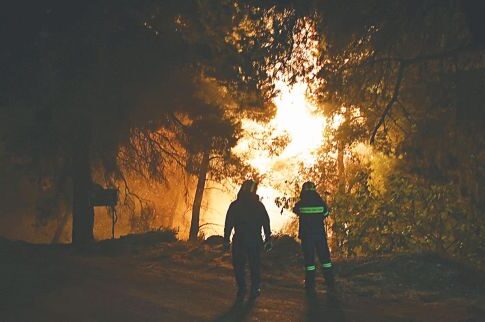 Eβαζε φωτιές επειδή τον κορόιδευαν οι συγχωριανοί του