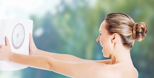 bigstock-happy-screaming-woman-holding-88460996-1040x694