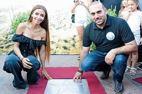 Η Ελένη Φουρέιρα με χρυσό αστέρι στο... Walk of Fame της Κύπρου