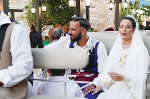 Αναβίωσαν στα Χανιά παραδοσιακό κρητικό γάμο με guest καλεσμένο τον Λε-Πα!