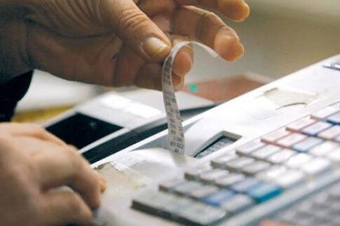 Υπάλληλος φούρνου έβαζε χέρι στην ταμειακή και μάζεψε 60.000 €