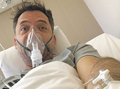 Με οξεία λοίμωξη του αναπνευστικού ο Θάνος Καλλίρης