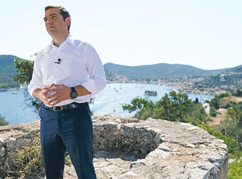 Οι πένθιμες καμπάνες χάλασαν το «σόου»