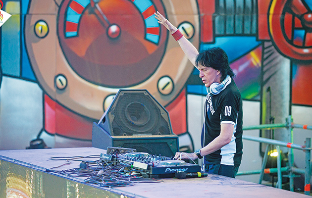 Στα decks εν δράσει