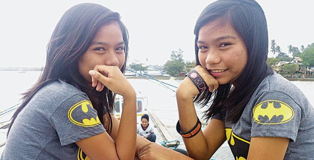 5020f86f00000578-6164523-parents_who_have_twins_are_fond_of_dressing_their_kids_with_iden-m-18_1536930898221